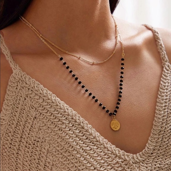 mam262 Jewelry - Black and Gold Beaded Coin Necklace